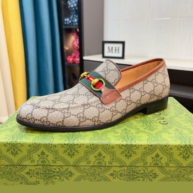 G*u*i leather shoes